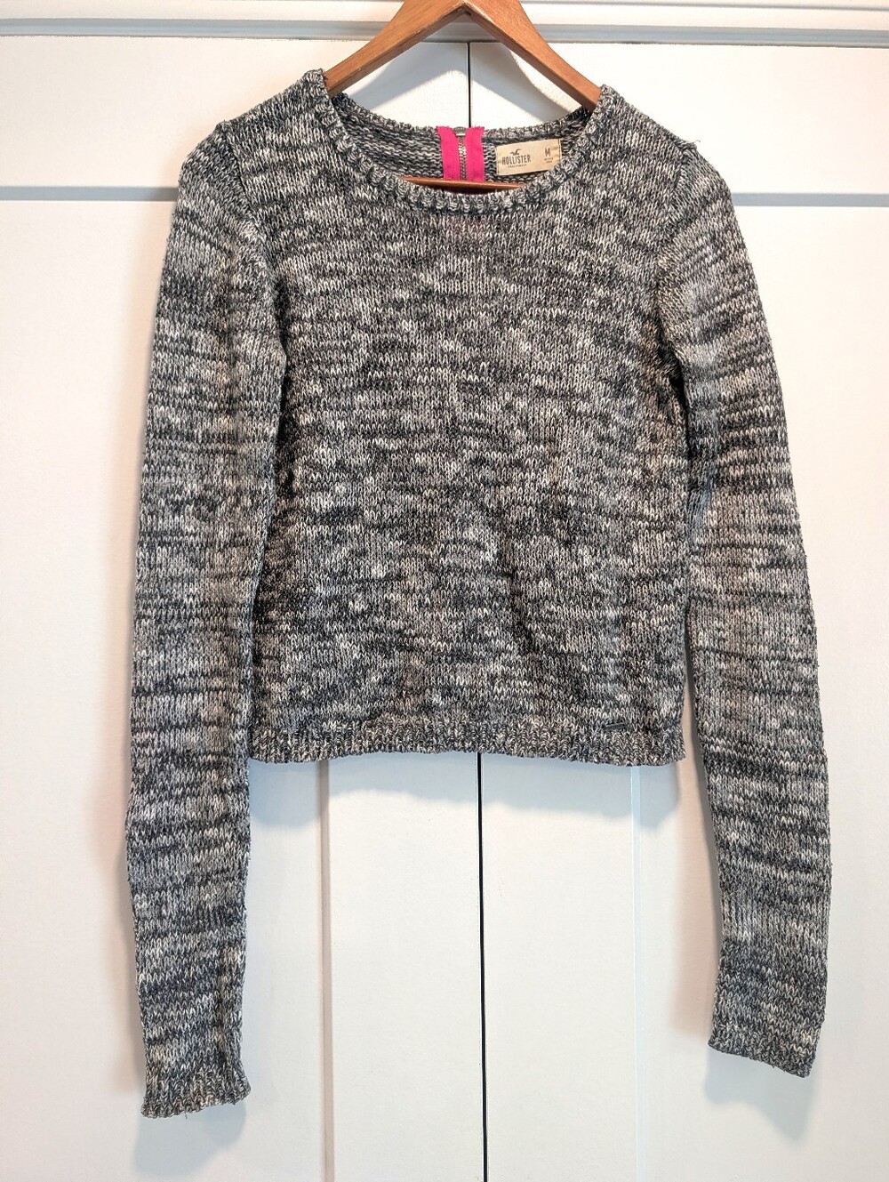 HOLLISTER Gray Marled Crewneck Sweater With Pink Zipper Size Medium